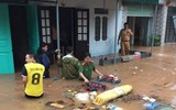 Công an Quảng Ninh nỗ lực giúp người dân chống bão